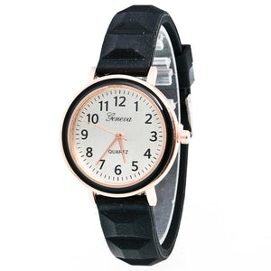 Fashion Women's Pointer Quartz Wrist Watch